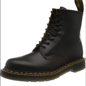Dr. Martin's 1460 8 Eye Boot Original Greasy Black Finish Gently Used
